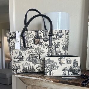 Disney The Haunted Mantion tote and wallet set. NWT Sold Out